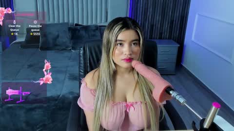 Snapshot of gigiidoll chatting on January 2025 12:05:02 PM Gigi Doll online show from January 2025 12:05:02 PM