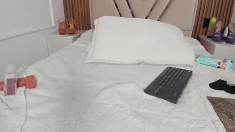 giiadior online show from February 2025 02:55:02 PM