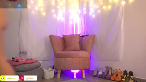 GiiaDior online show from October 2025 11:58:02 AM