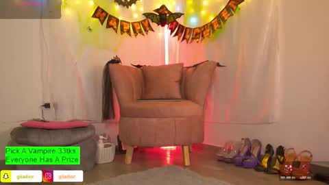 GiiaDior online show from October 2025 12:07:02 PM