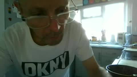 gillesguichard online show from September 2025 08:30:01 AM