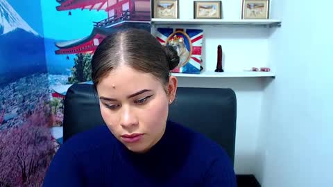  Gina   online show from December 2024 05:12:01 PM