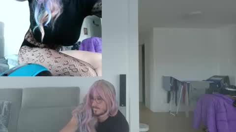 Snapshot of gingerpink1911 chatting on November 2025 12:36:02 PM GingerPink online show from November 2025 12:36:02 PM