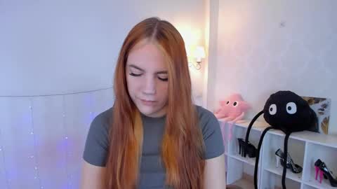 gingerr_pie online show from September 2025 06:35:02 PM