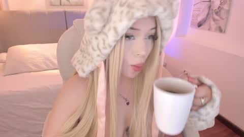 Snapshot of ginnywett chatting on January 2025 02:42:02 PM Kendall online show from January 2025 02:42:02 PM