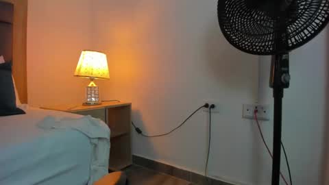 G I S E P L A online show from March 2025 10:27:02 PM