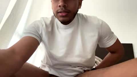 giraldosan320 online show from November 2025 12:04:01 PM