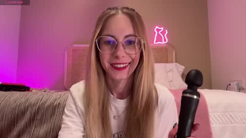 Nikki online show from December 2024 05:01:02 PM