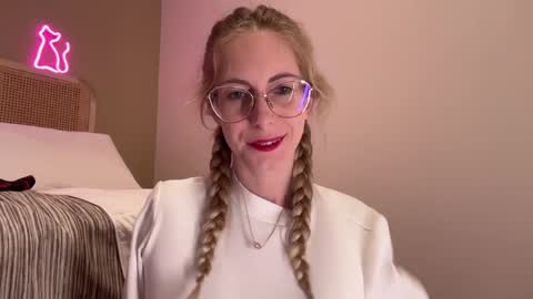 Nikki online show from January 2025 04:13:01 PM