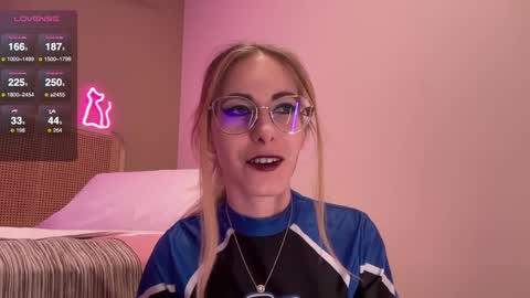 Nikki online show from January 2025 07:42:01 PM