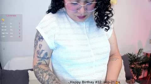 girl_inline online show from September 2025 12:23:02 AM
