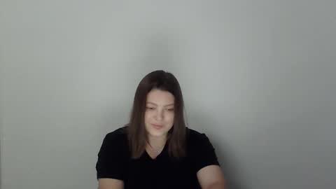 Snapshot of girl_leya chatting on October 2025 07:23:01 PM girl_leya online show from October 2025 07:23:01 PM