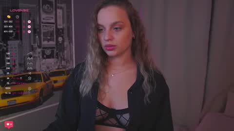 Kate online show from October 2025 07:37:02 PM