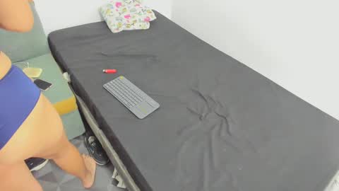 girl_sweet09 online show from October 2025 10:51:02 PM