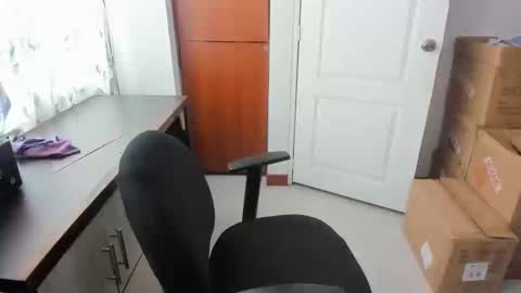 Snapshot of girls69x chatting on October 2025 02:40:02 PM Ela online show from October 2025 02:40:02 PM