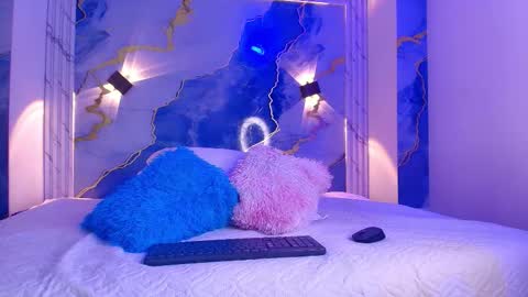 Snapshot of girls_from_medellin chatting on November 2025 03:09:01 AM eleanor and celeste online show from November 2025 03:09:01 AM