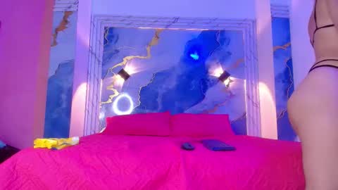 Snapshot of girls_from_medellin chatting on November 2025 03:06:02 AM eleanor and celeste online show from November 2025 03:06:02 AM