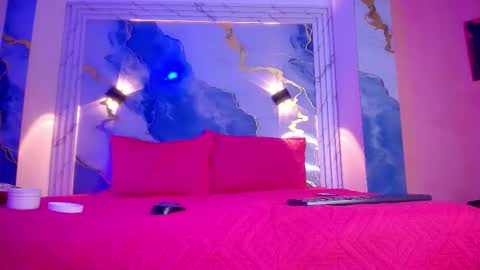 Snapshot of girls_from_medellin chatting on November 2025 03:08:02 AM eleanor and celeste online show from November 2025 03:08:02 AM