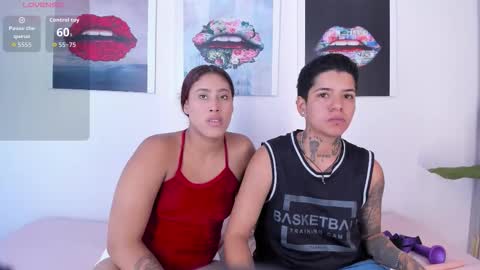 Snapshot of girls_inlove chatting on October 2025 12:23:01 PM girls_inlove online show from October 2025 12:23:01 PM