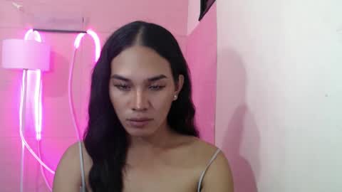 Rhaine online show from January 2025 01:41:02 PM