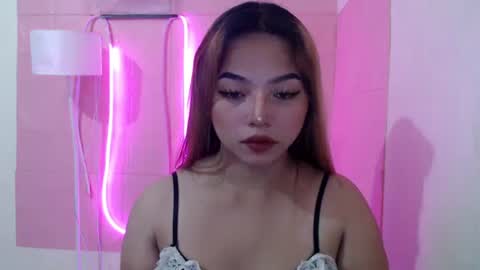 Rhaine online show from March 2025 04:04:01 AM