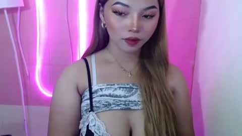 Rhaine online show from March 2025 01:27:01 AM
