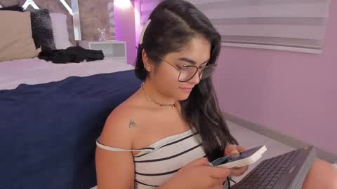     online show from February 2025 05:15:01 PM