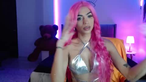 giselle_jones_1 online show from January 2025 12:30:01 AM