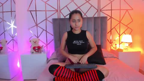 GISELLE ROLDAN online show from February 2025 11:40:02 AM