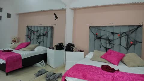 GISELLE ROLDAN online show from October 2025 08:18:02 PM