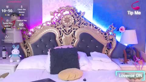 GiselleNoah online show from October 2025 07:35:02 PM