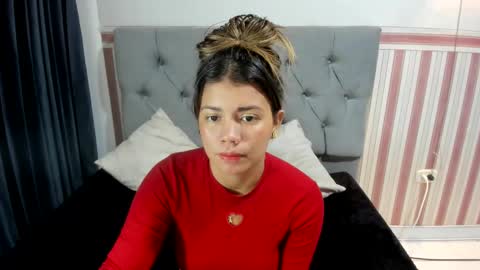 Snapshot of gissel_angel chatting on December 2024 02:21:01 AM Gissel angel online show from December 2024 02:21:01 AM