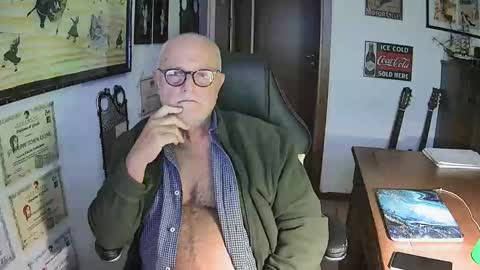 Snapshot of giutomma930394 chatting on November 2025 02:30:01 PM giutomma930394 online show from November 2025 02:30:01 PM