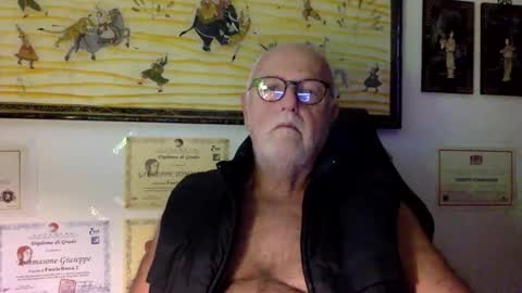 Snapshot of giutomma930394 chatting on December 2025 01:53:01 PM giutomma930394 online show from December 2025 01:53:01 PM