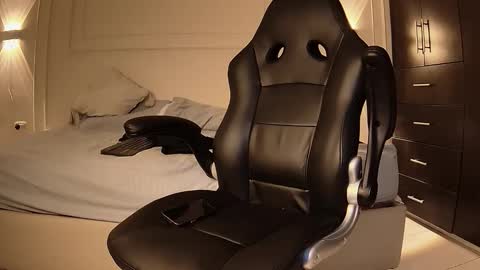 Snapshot of giyu_hayashi chatting on December 2025 07:53:02 PM giyu online show from December 2025 07:53:02 PM