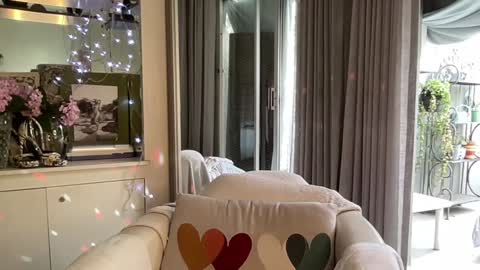 Snapshot of gl1tter_barbie chatting on January 2025 01:17:01 PM Gl1tter Barbie online show from January 2025 01:17:01 PM