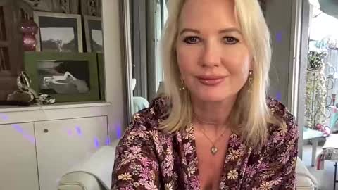 Snapshot of gl1tter_barbie chatting on September 2025 10:40:01 AM Gl1tter Barbie online show from September 2025 10:40:01 AM