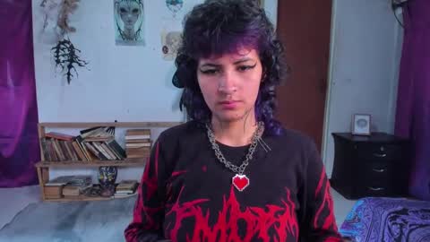 Snapshot of glitch_doll chatting on October 2025 01:56:02 PM NYX online show from October 2025 01:56:02 PM