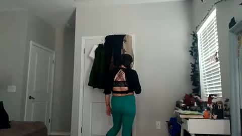 Snapshot of glizzy8944 chatting on November 2025 09:31:01 PM GizzyNation online show from November 2025 09:31:01 PM