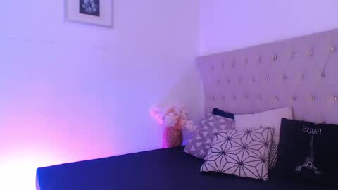 Snapshot of glory_shine chatting on November 2025 12:49:02 PM Glory online show from November 2025 12:49:02 PM