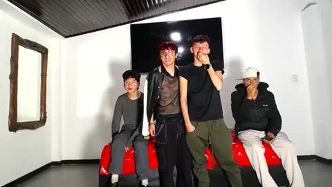 THOMAS AND DAMIAND online show from September 2025 06:08:02 PM