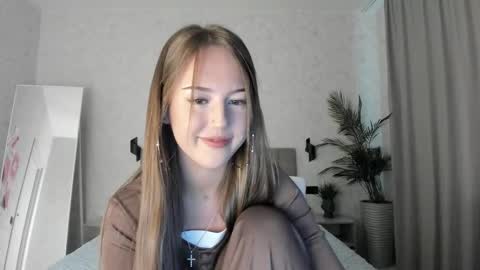 Snapshot of go0d_grl chatting on October 2025 08:01:01 AM Lina online show from October 2025 08:01:01 AM