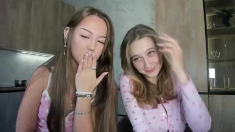 Snapshot of go0d_grl chatting on October 2025 08:37:01 AM Lina online show from October 2025 08:37:01 AM