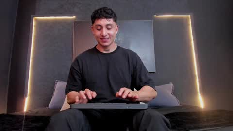 steven online show from December 2024 09:19:01 PM