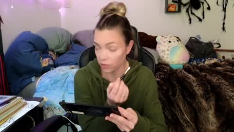 Snapshot of goddess_of_mars chatting on January 2025 03:36:02 PM Patricia Mars Goddess of Mars twitter thegoddessmindy online show from January 2025 03:36:02 PM