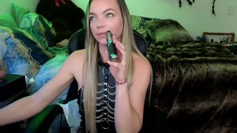 Snapshot of goddess_of_mars chatting on January 2025 05:56:02 PM Patricia Mars Goddess of Mars twitter thegoddessmindy online show from January 2025 05:56:02 PM