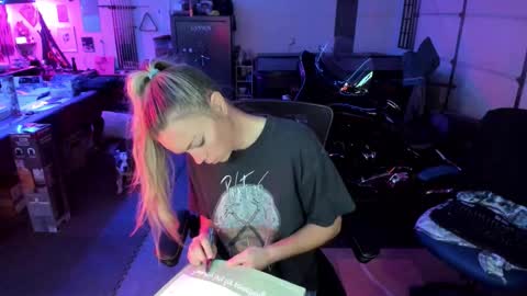 Snapshot of goddess_of_mars chatting on October 2025 02:38:01 PM Patricia Mars Goddess of Mars twitter thegoddessmindy online show from October 2025 02:38:01 PM