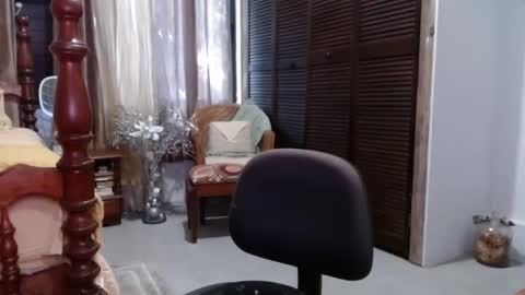Snapshot of goddess_xandra_xquisite chatting on January 2025 12:18:01 PM Xandra The Goddess online show from January 2025 12:18:01 PM