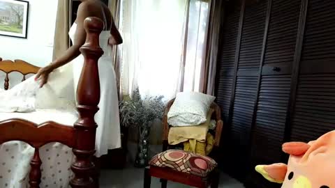 Snapshot of goddess_xandra_xquisite chatting on March 2025 12:04:02 PM Xandra The Goddess online show from March 2025 12:04:02 PM