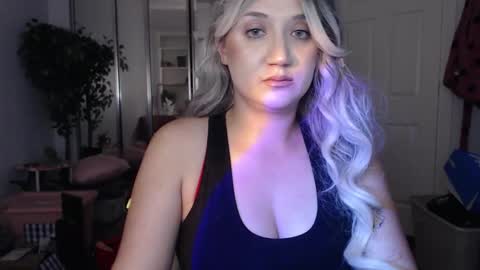 Snapshot of goddessemmy chatting on December 2025 03:14:02 AM Goddess Emmy online show from December 2025 03:14:02 AM